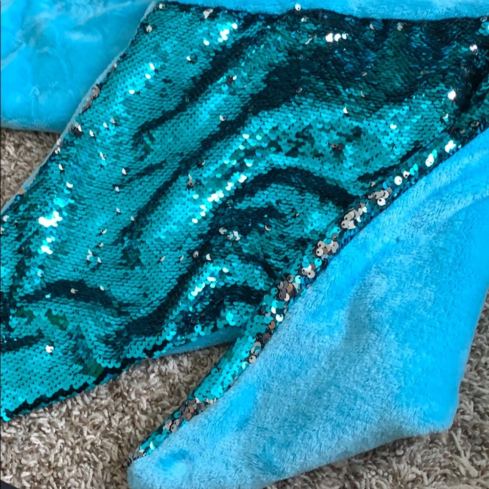 Mermaid tail blanket - Picture 3 of 7